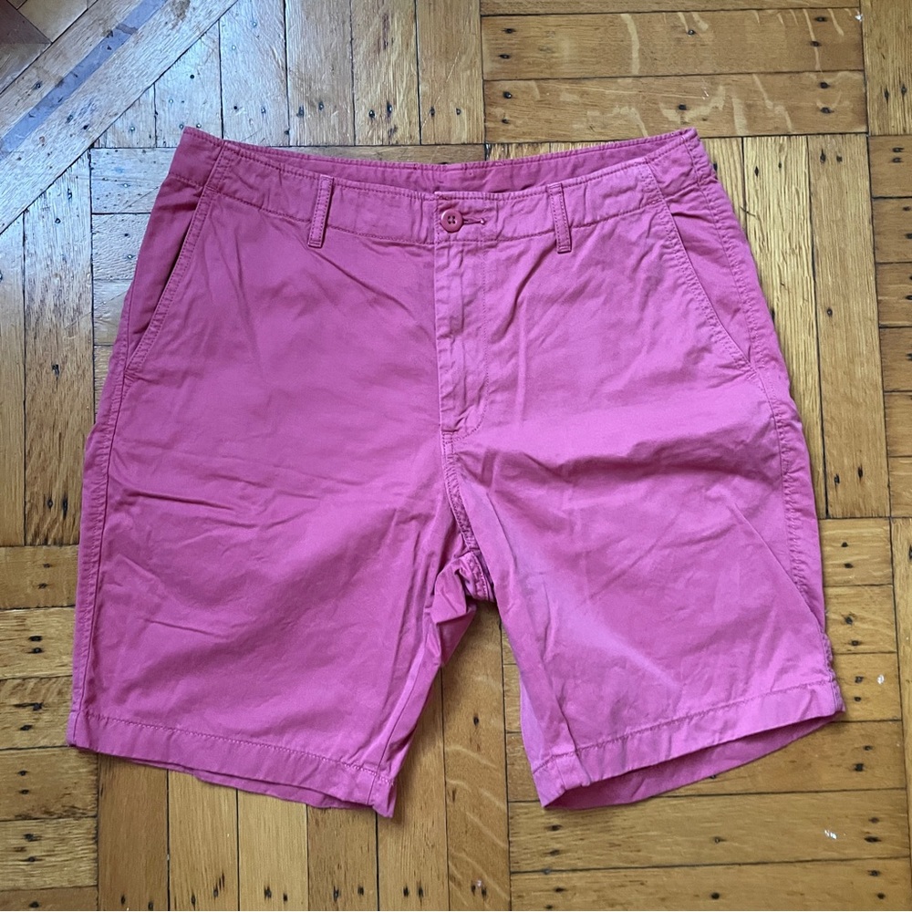 Uniqlo Men’s Light Red/Salmon Shorts SZ M
